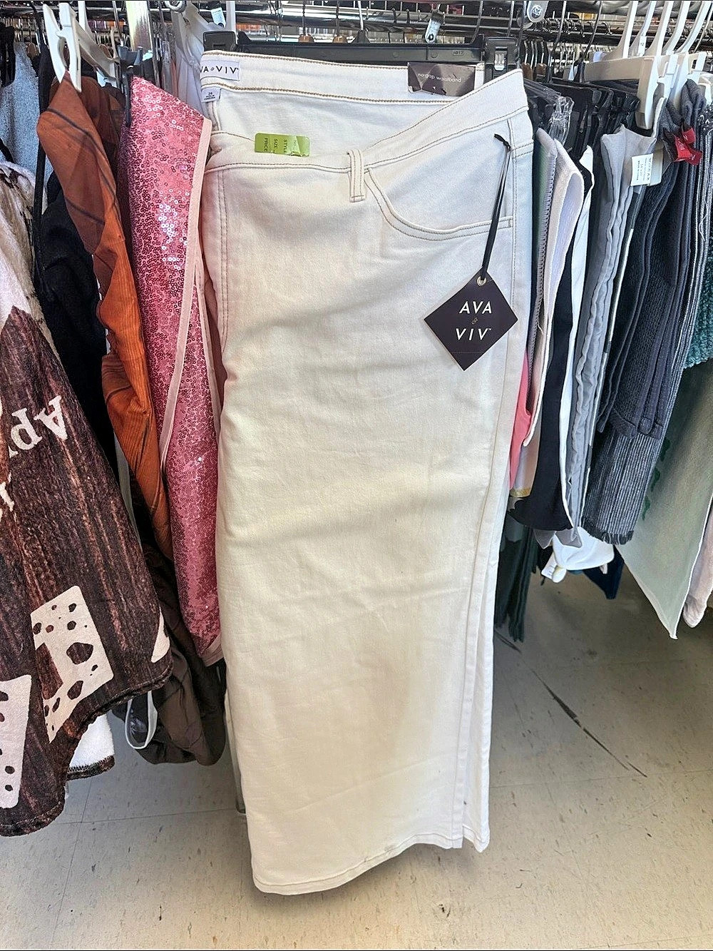 Ava & Viv Straight Leg Jeans in White Waist 24 NWT